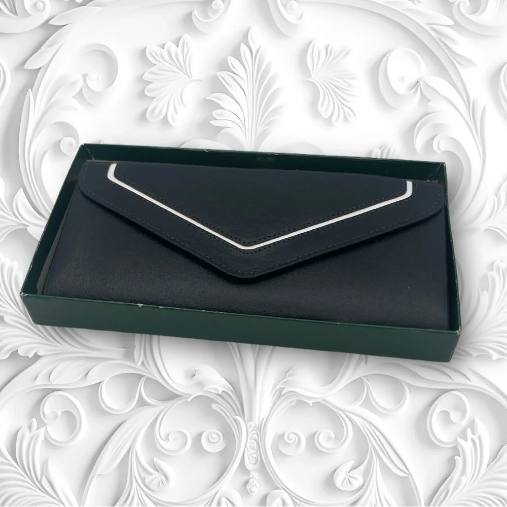 Princes Gardner NIB Vintage Navy White and Gold Leather Wallet